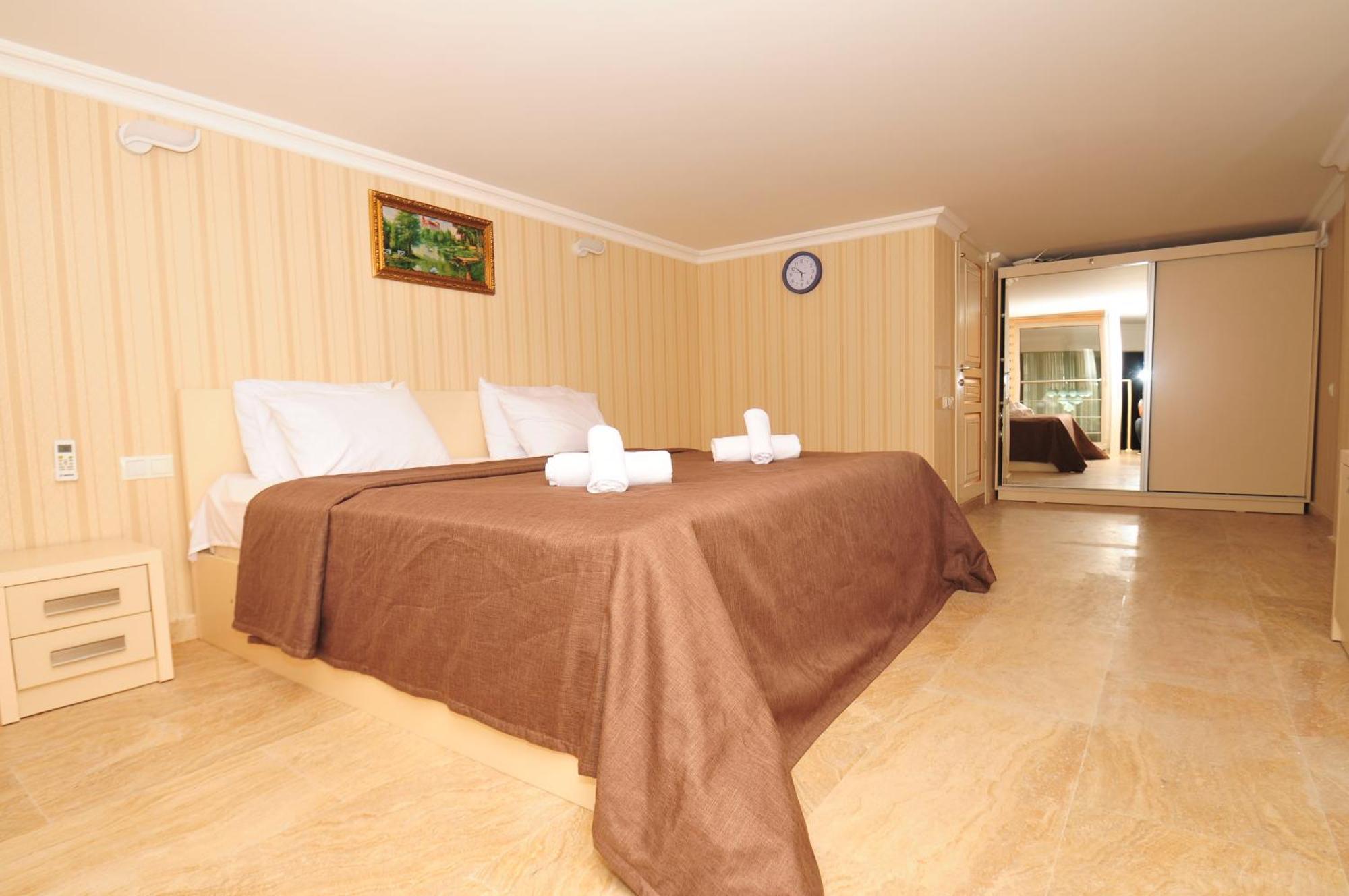 Orbi Apart Hotel In Front Of Aquapark Batumi Exterior photo